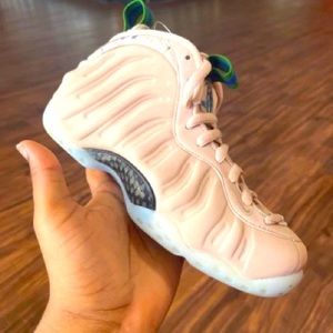 Particle beige womens foam posite like new